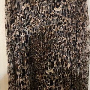 NWT Plus Size Leopard Print Long Sleeve Top Size 2X US-Keyhole Button Back